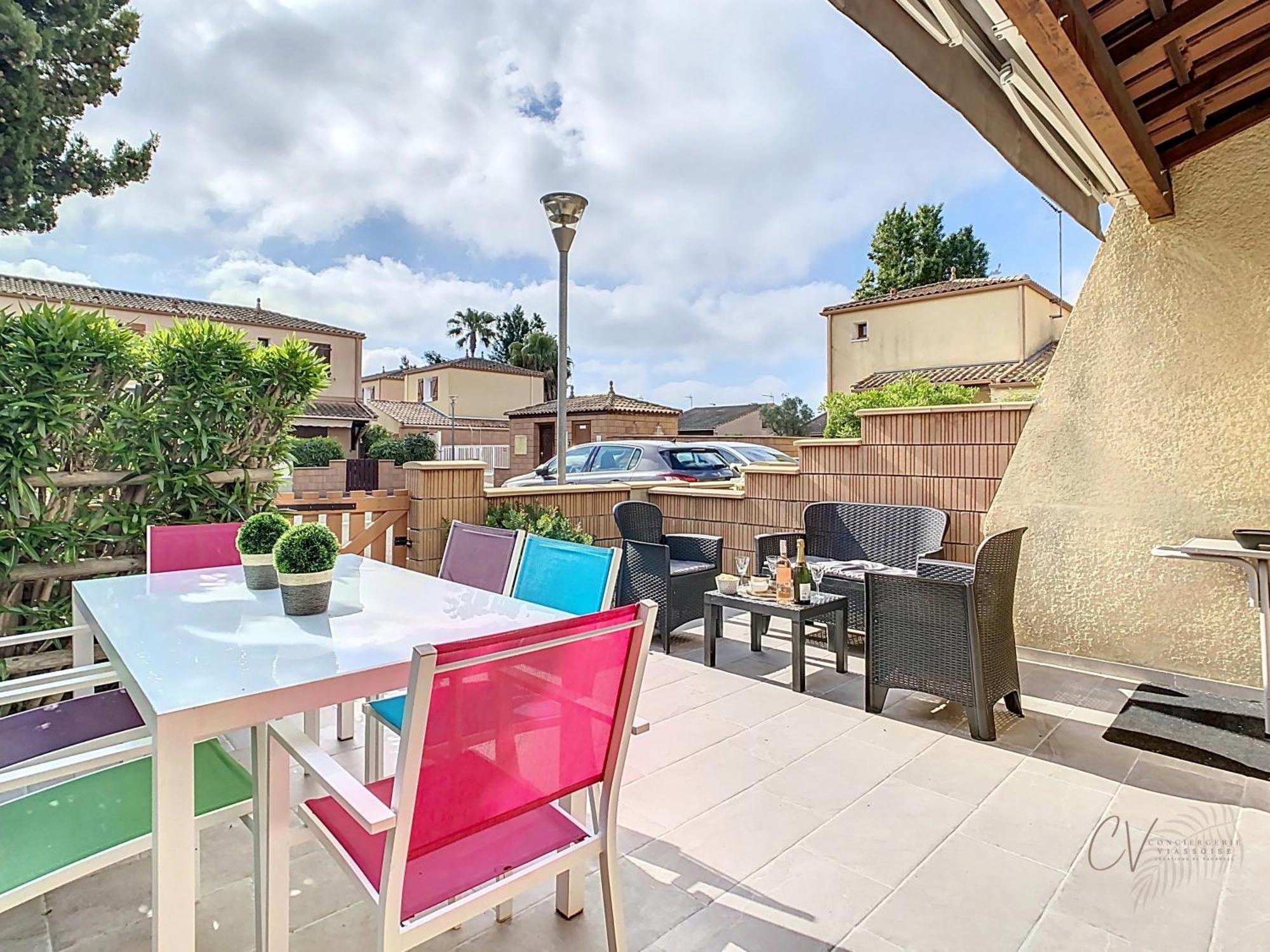 Petit Coin De Paradis Dans Residence Avec Piscine Vias Eksteriør billede