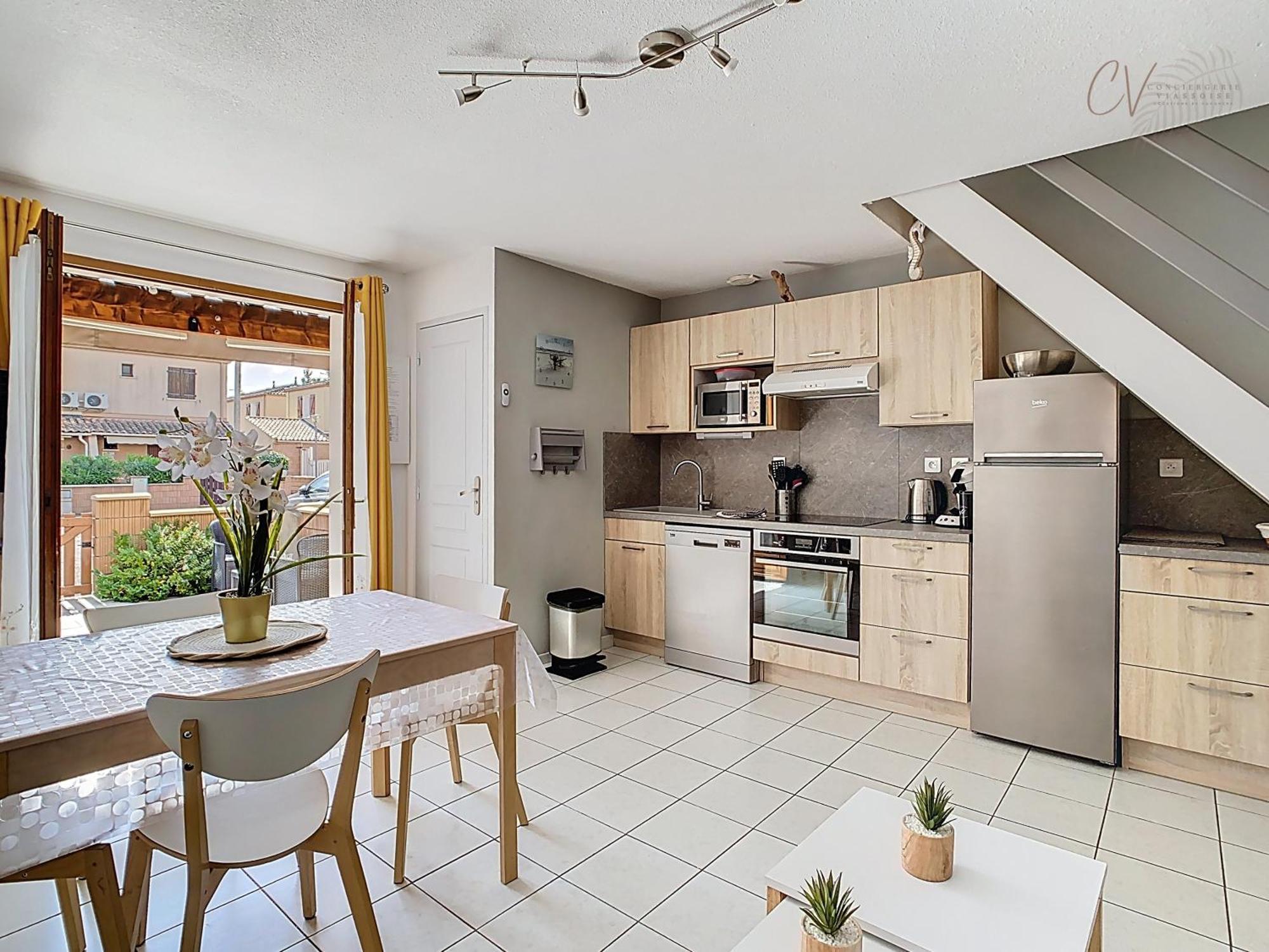 Petit Coin De Paradis Dans Residence Avec Piscine Vias Eksteriør billede